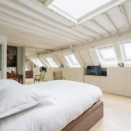 Veeve - Lofty Heights * Paris